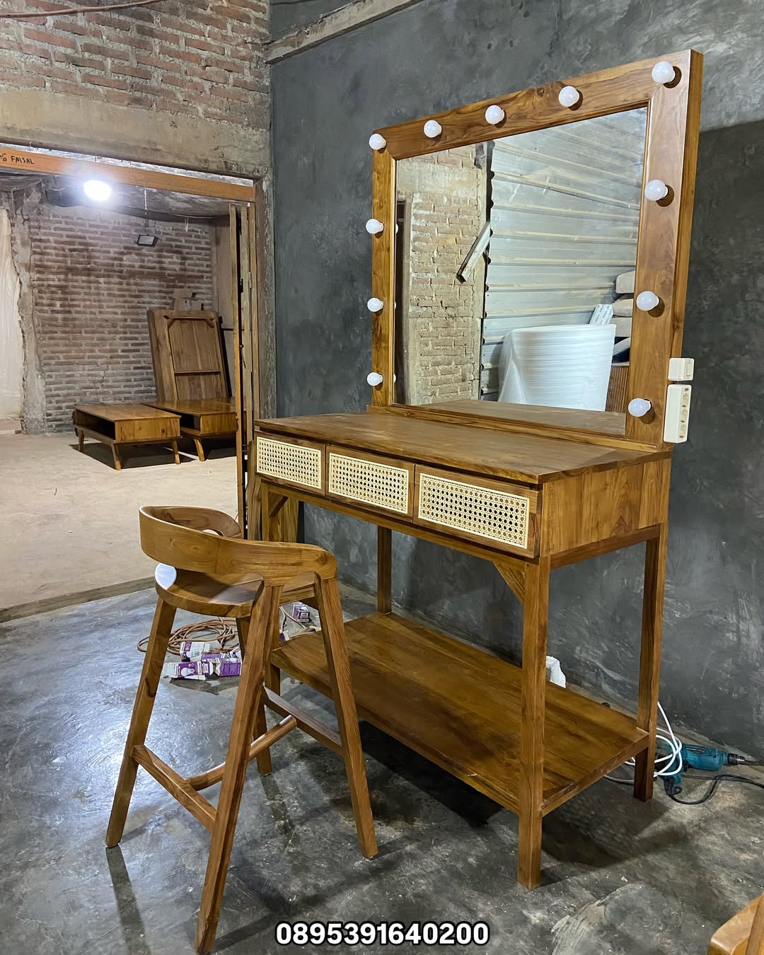 Jolly Meja Rias - Gambar 2