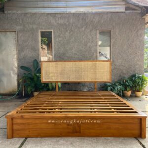 Narumi Tempat Tidur Minimalis