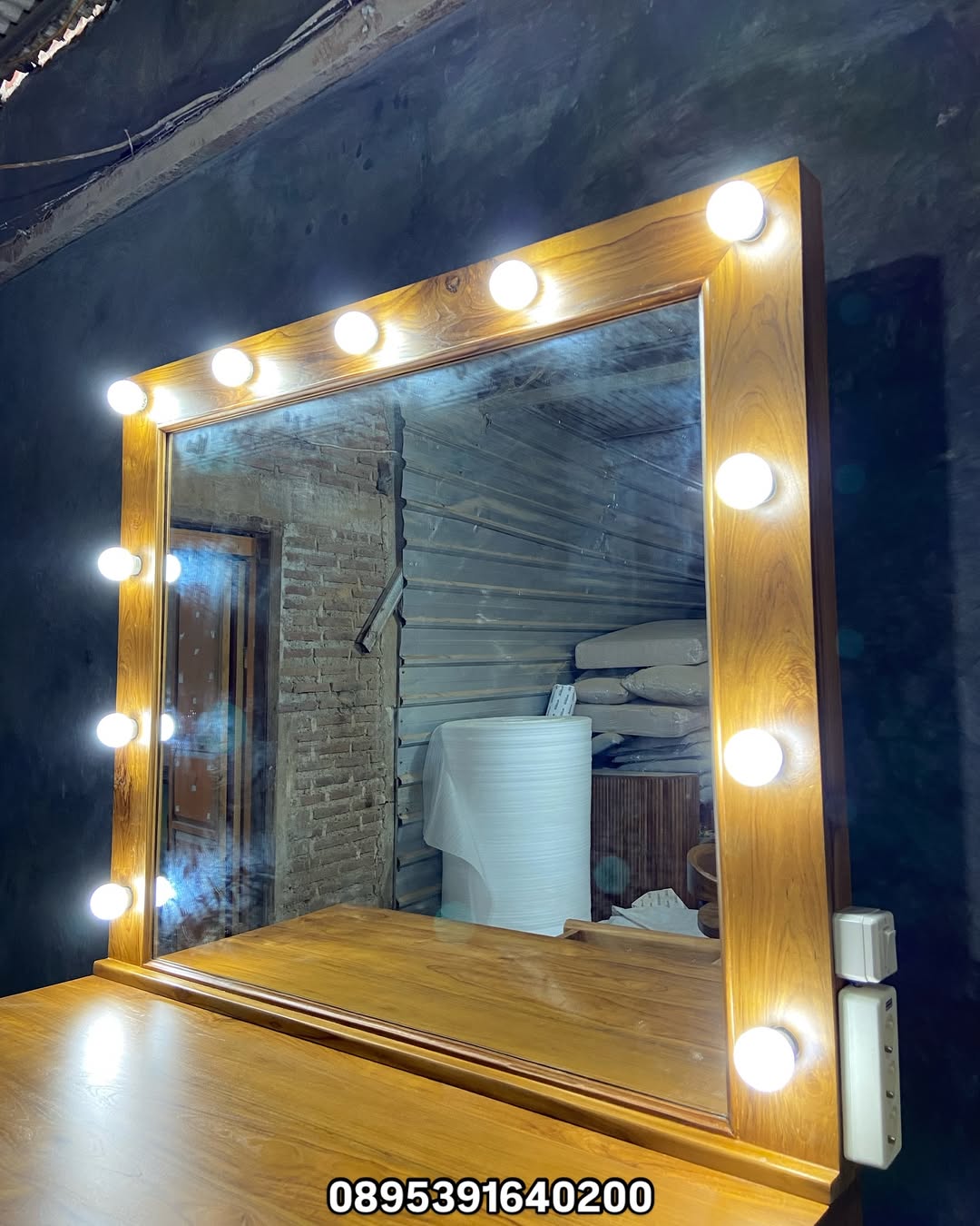 Jolly Meja Rias - Gambar 5