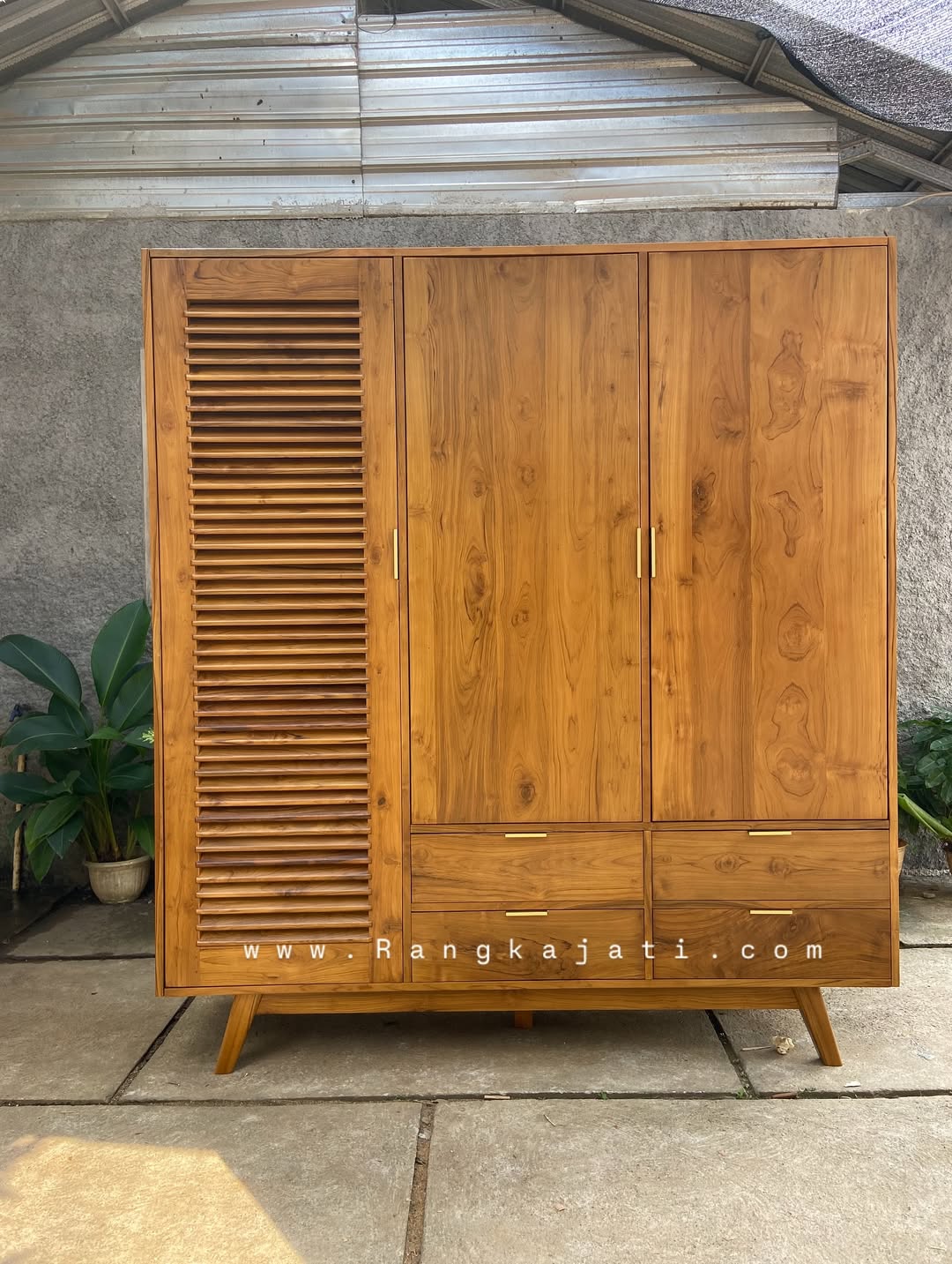 Lemari Pakaian Mochi 3 pintu