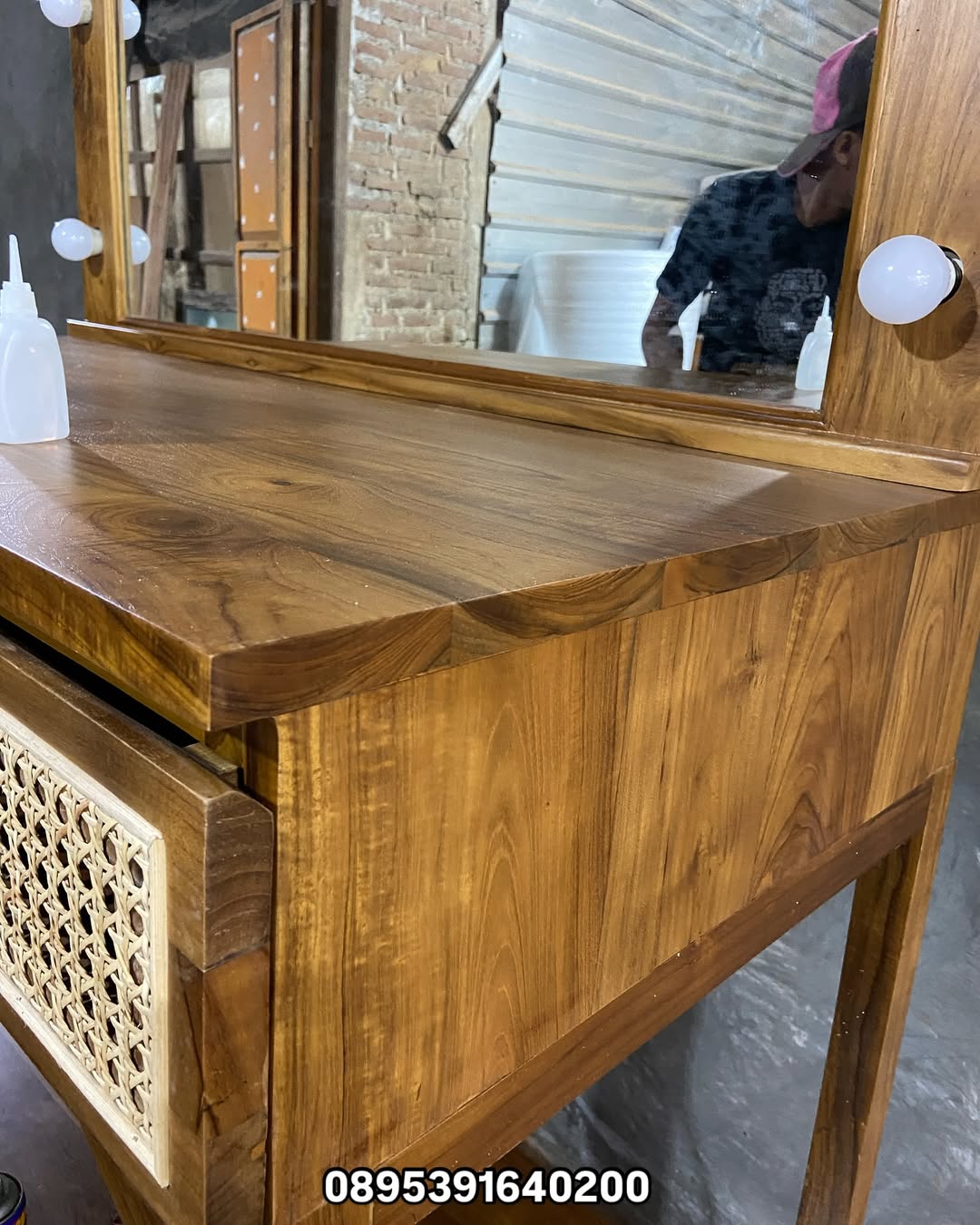 Jolly Meja Rias - Gambar 7