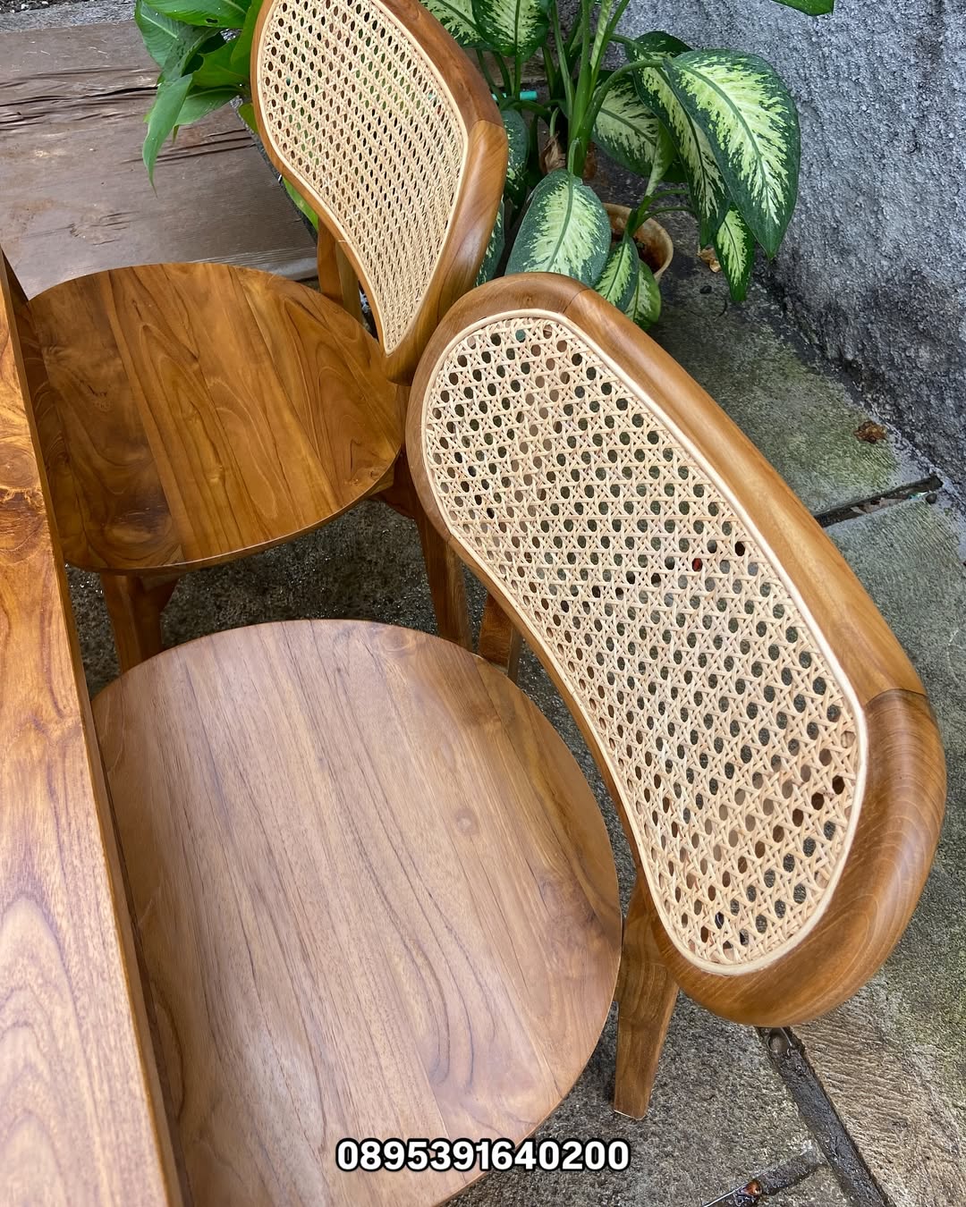 Mamoru Meja Makan Set - Gambar 2