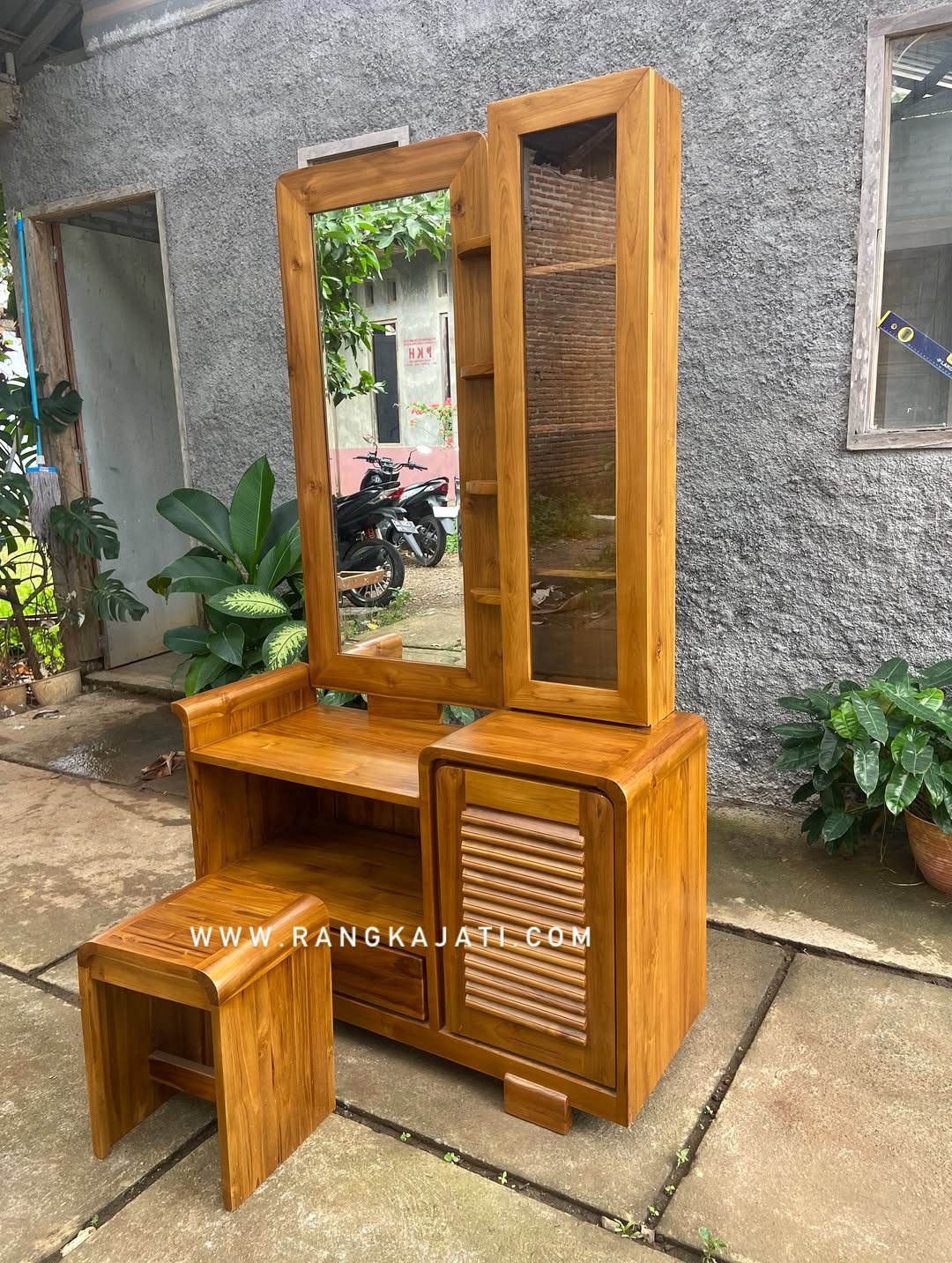 Keenen Meja Rias - Gambar 4