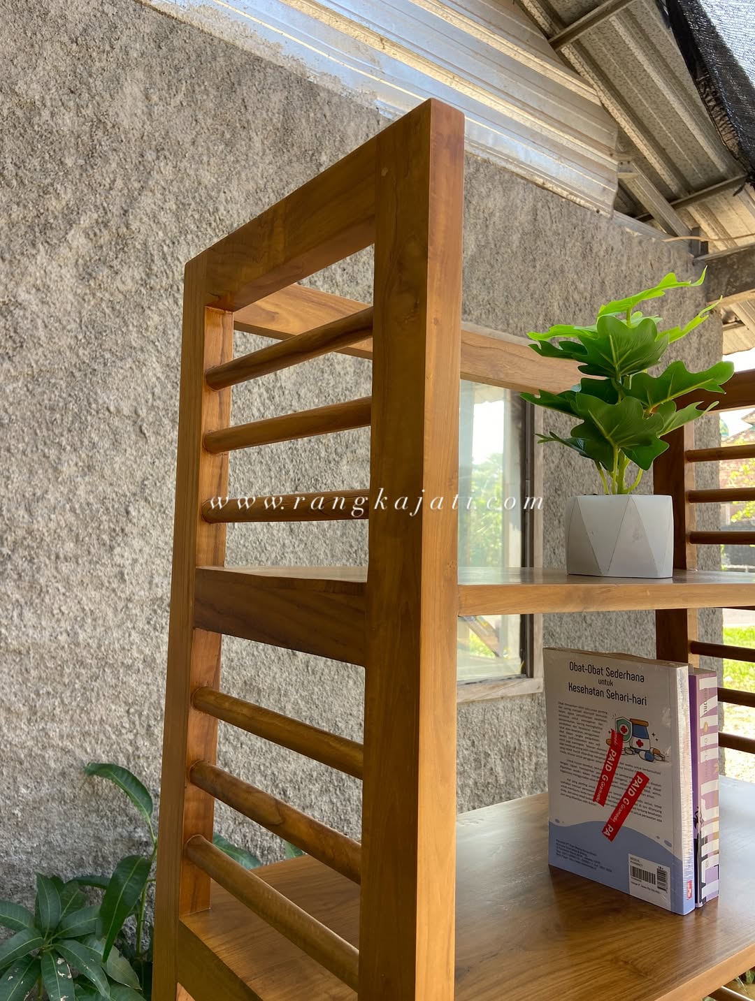 Latom Rak Buku - Gambar 2